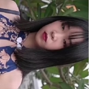 丰满美女穿着高跟连衣裙的视频分享