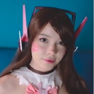 大罩杯骚边缘妹嘴艺小怪兽拍脸舔呻吟绝色美女热舞给力夜