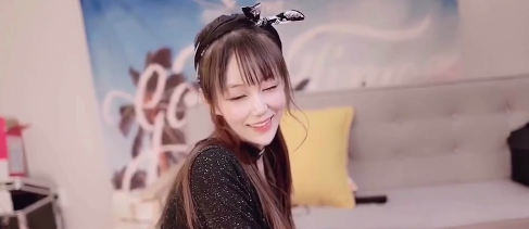 安冉视频合集：抖音网红的青春活力，感受清新气息