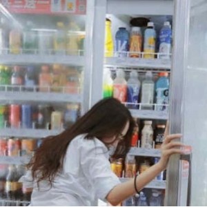 冯珊珊视频资源合集：犬系妹子Twitter网红、时尚活泼、性感迷人