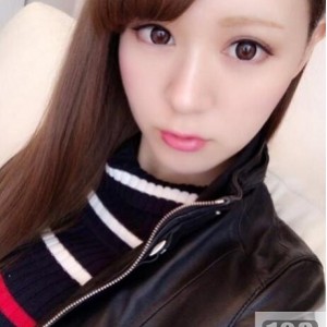 立花瑠莉牛仔裤破洞系列创意搭配，网红瑠莉带你走进时尚美学