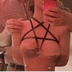 网红{{网红名字}}曝光！推特情侣泄密大礼包数十位精选反差妹，精彩视频资源曝光！