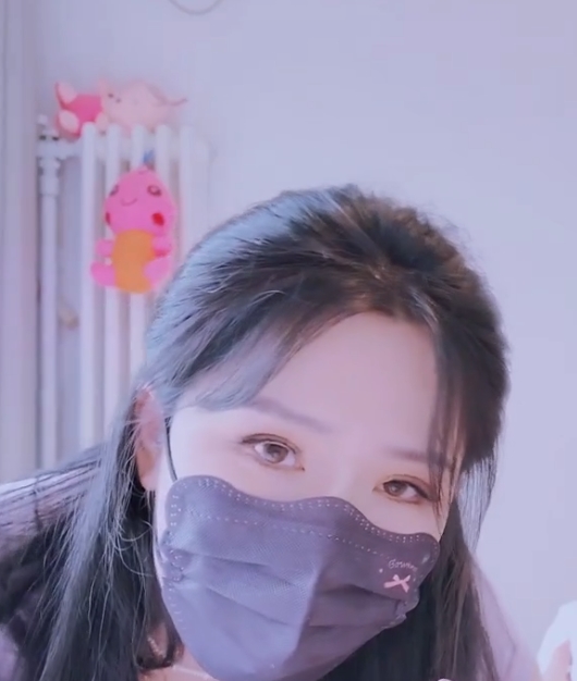 高冷女神樱桃空空37v41.7g视频珍藏，百度ED2K热度飙升