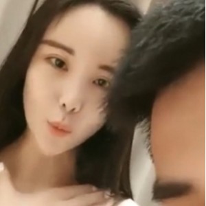 星际舞者52v46.2g的奇怪热舞，收藏量高达184次！