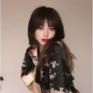 网红女神小雪：精选尺度自拍视频引热议