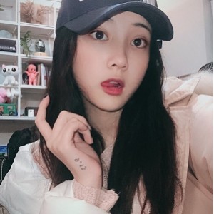 网红Qinweiyingjie(捷哥)震撼登场！11.3G视频作品首发