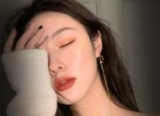 青春女神想静静吖，私人定制精选直播，颜值身材大长腿冲锋