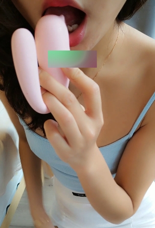 甜蜜初恋：草莓味的软糖，最新作品一部