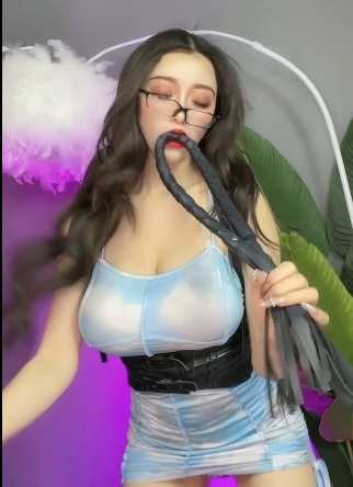 快手网红糖糖33W粉丝超大视频合集，认识一位火辣肉感的模特般的网红