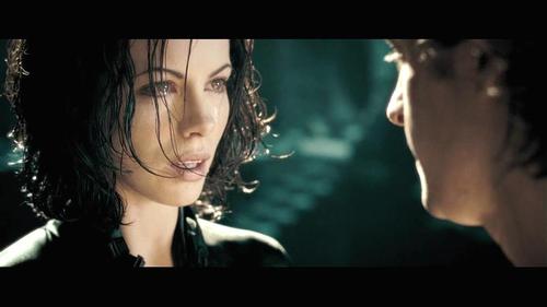 探索黑夜传说2：进化，挑战恐怖谜题，欣赏原画，畅享恐怖乐趣