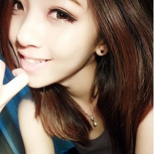 网红雯妹不为人知的绯闻资源：高颜值性感身材素颜校服短裙小鲜肉