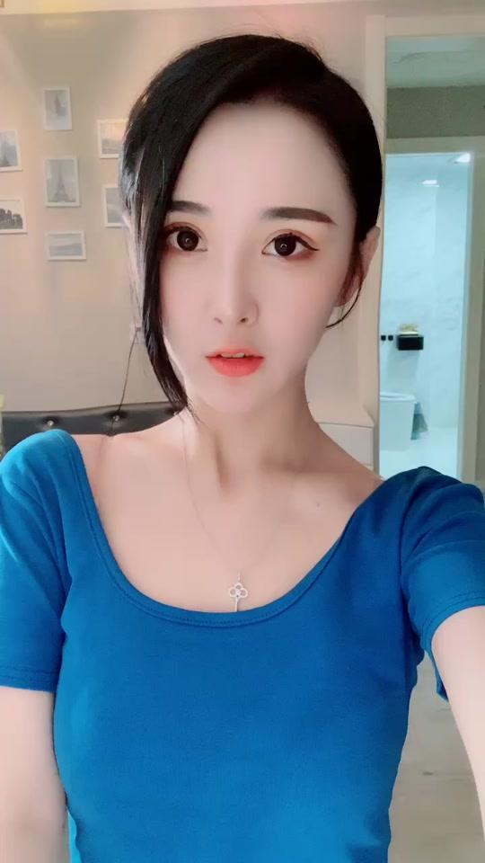 最新抖音美女《KIKI》作品