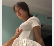 最新【极美反差婊】稚嫩漂亮嫩妹清纯系妹子小串烧