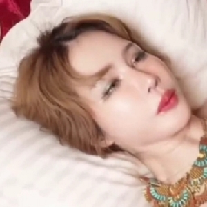 稀缺资源深情女友，舌技一流为情沦陷，男主指教手法值得学习[1V+262MB]