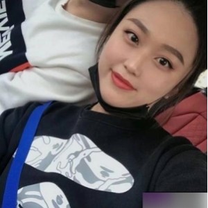 上海女职场白领《周琳琳》与健身的富商视频流出