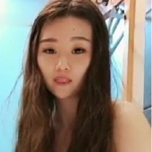 长相清秀的小姐姐大秀