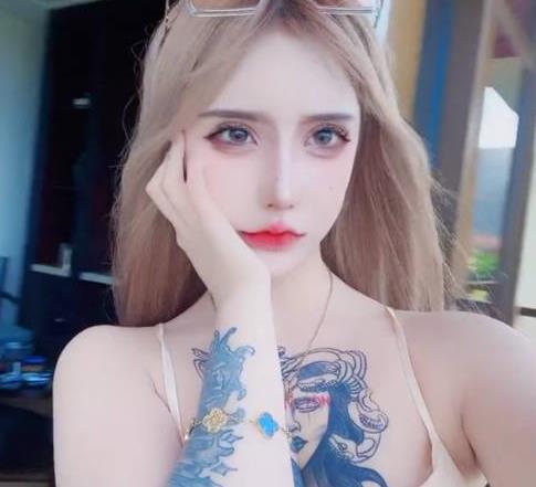 金伊娜抖音女神COS高科技清晰记录情景视频1V42M下载