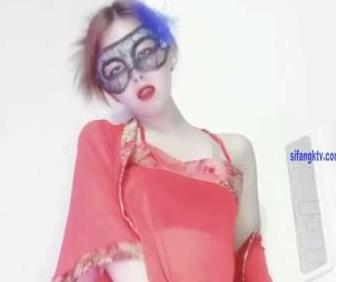 火辣妹子艾米L舞水龙弹，美颜女神身材妖娆，热舞自娱自乐