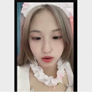 超嫩美少女自拍视频，大一学妹情Q女仆装惊艳出镜！