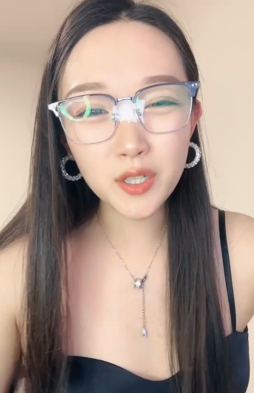 眼镜御姐妹子叭嗦最新合集57V48.6G，百度ED2K收藏