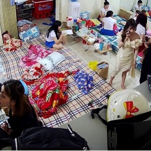 摄像头百度盘私密拍摄高端会所女生宿舍合集10V1.2G，无良老板监控