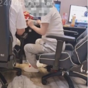 百度盘剧本感觉合集海角妹妹的第一次5.3最新帖1V9P259M，房间内妹夫面前的禁忌游戏