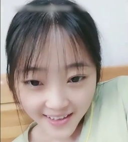 清纯甜美学生妹最新合集1V760M，校园女神风采