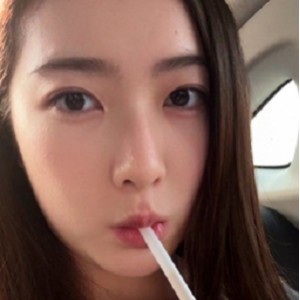 互动电报合集+百度盘+高颜值泄密+近期露脸+11V37P+1.67GB+，包含多位模特私拍与互动视频，揭秘精彩瞬间。