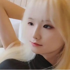 黑丝抖音可爱W娘最新合集1V550M，颜值爆火自拍