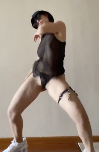 健身推特女神夏甜最新作品合集70V2.57G，身材丰满如女战士