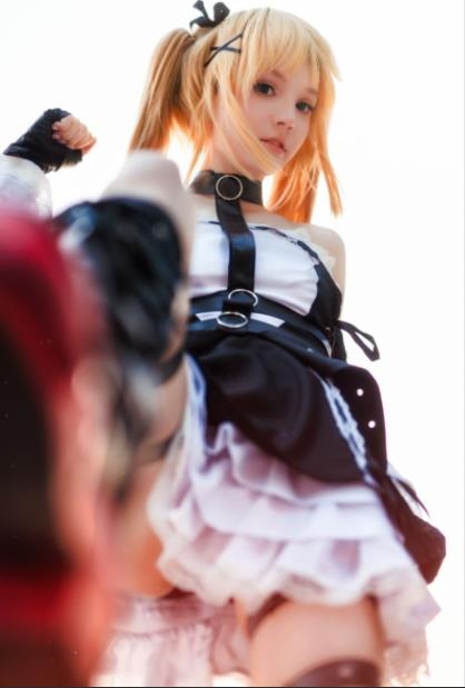 超美女神RocksyLight最新合集1V0.5G，尽显魅力