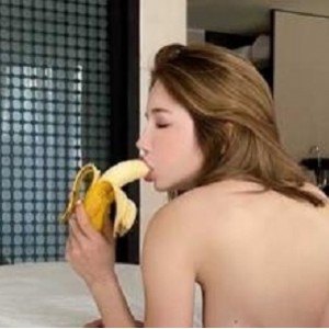 湾湾女神辛尤里最新合集1VXXG，甜美魅力尽显