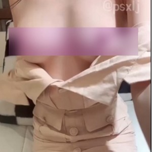 百度ED2K小貂蝉自嗨视频8v1g娇小福利姬豹纹新作够劲