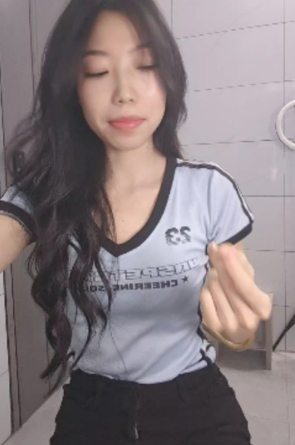 百度湿湿大长腿小狗合集135部136G，汗湿诱惑长腿