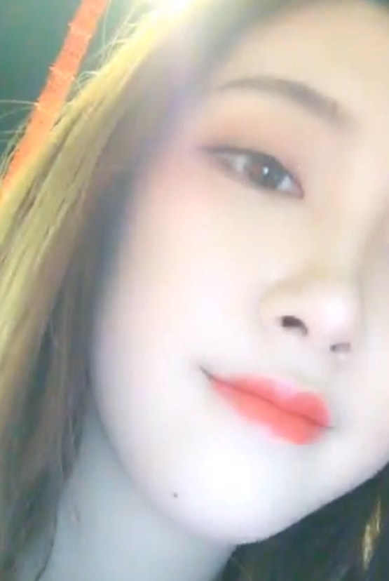 易直播丽柜筱筱舔脚合集12部6.5G，精彩不容错过