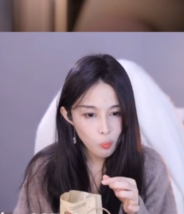 斗鱼小小小玉酱+超火福利+10.2g+补
