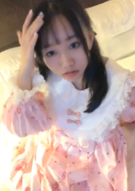 实验中学眼镜妹课间实录54部1.7G清纯诱惑