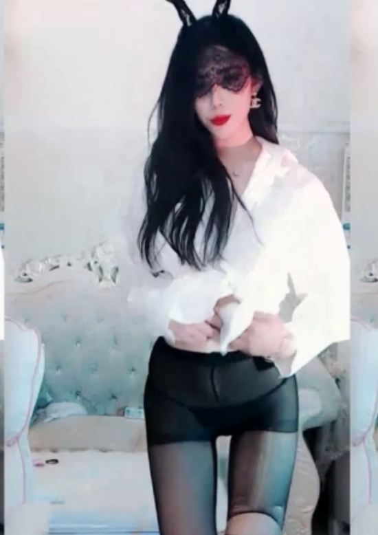 长腿兮兮虎牙热舞合集6.02G福利补档超带感