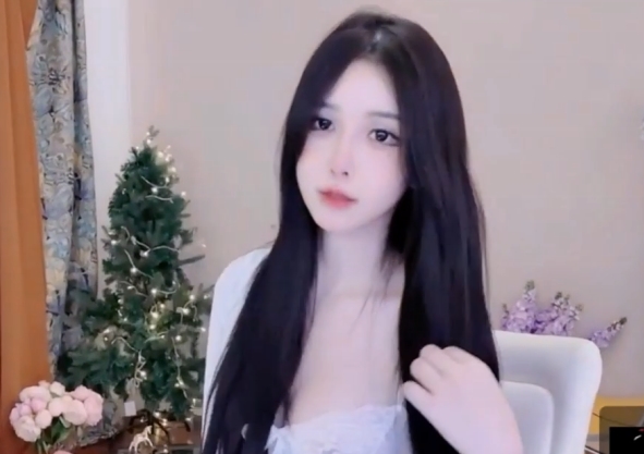 神秘女神网盘有尺度直播1部900M太顶了