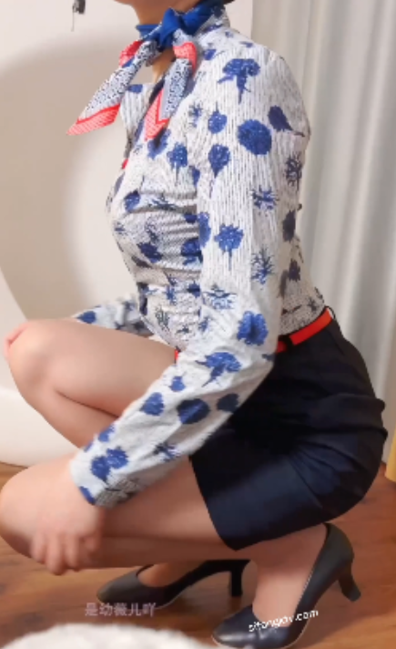 幼薇儿空姐足艺指教玩弄定制合集70V13.5G隐晦含蓄